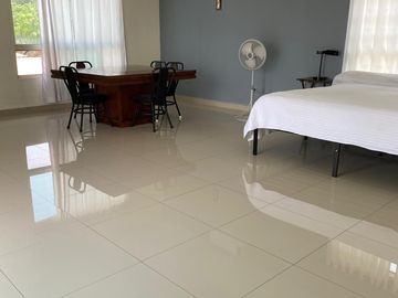 ¡Casa en venta! en Lomas Modelo, Monterrey N.L. Casa de 3 niveles 🏡