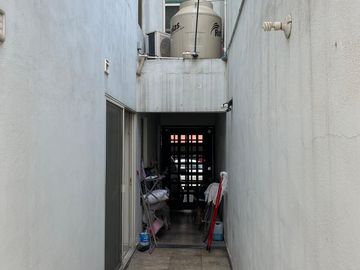 ¡Casa en venta! en Lomas Modelo, Monterrey N.L. Casa de 3 niveles 🏡
