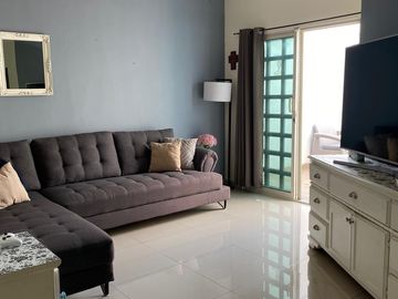 ¡Casa en venta! en Lomas Modelo, Monterrey N.L. Casa de 3 niveles 🏡