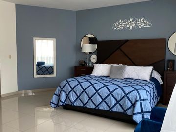 ¡Casa en venta! en Lomas Modelo, Monterrey N.L. Casa de 3 niveles 🏡