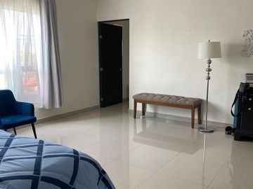 ¡Casa en venta! en Lomas Modelo, Monterrey N.L. Casa de 3 niveles 🏡