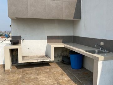¡Casa en venta! en Lomas Modelo, Monterrey N.L. Casa de 3 niveles 🏡
