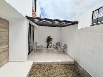 🏡 CASA A ESTRENAR EN PUEMBO – CONJUNTO TRIANA