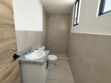 🏡 CASA A ESTRENAR EN PUEMBO – CONJUNTO TRIANA