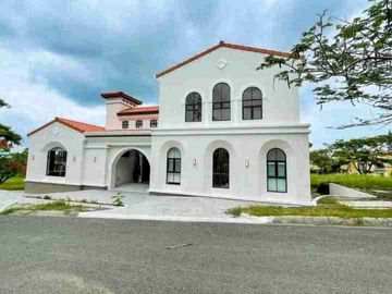 Tagaytay House/ Mansion for Sale