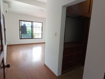VENDO CASA EN VERACRUZ, VER, PRIVILEGIADA, EXCELENTE DISTRIBUCIÓN Y COMODIDAD TOTAL.