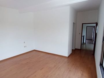 VENDO CASA EN VERACRUZ, VER, PRIVILEGIADA, EXCELENTE DISTRIBUCIÓN Y COMODIDAD TOTAL.