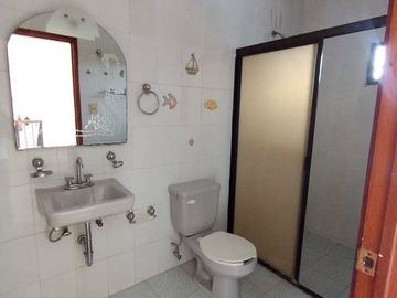 VENDO CASA EN VERACRUZ, VER, PRIVILEGIADA, EXCELENTE DISTRIBUCIÓN Y COMODIDAD TOTAL.
