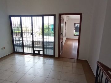 VENDO CASA EN VERACRUZ, VER, PRIVILEGIADA, EXCELENTE DISTRIBUCIÓN Y COMODIDAD TOTAL.