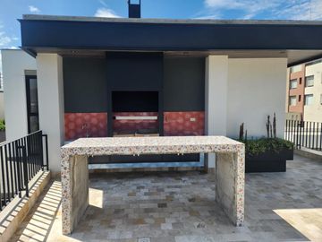 VENTA DE DEPARTAMENTO DE 2 DORMITORIOS EN LA MEJOR UBICACIÓN DE CUMBAYA