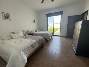 CASA + DEPARTAMENTO  ¡TU REFUGIO SOÑADO A ORILLAS DEL LAGO EN RIVIERA DE CHAPALA! 🌅