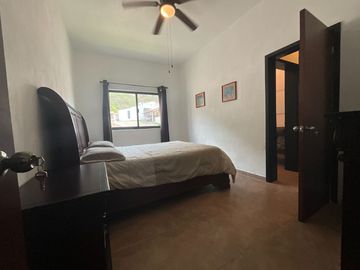 CASA + DEPARTAMENTO  ¡TU REFUGIO SOÑADO A ORILLAS DEL LAGO EN RIVIERA DE CHAPALA! 🌅