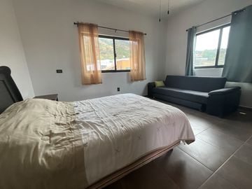 CASA + DEPARTAMENTO  ¡TU REFUGIO SOÑADO A ORILLAS DEL LAGO EN RIVIERA DE CHAPALA! 🌅