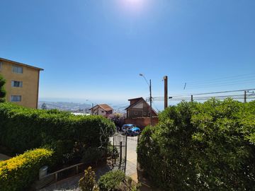 Oportunidad departamento en venta con vista, 2 dormitorios, Cerro Cárcel, Valparaíso