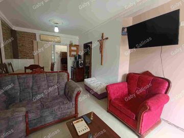 Venta de amplia casa en urbanización la Joya Guayas Ecuador