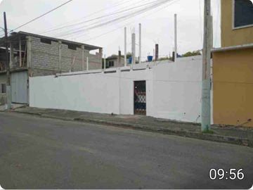 Venta de  Casa espaciosa de 4 Dormitorios con Potencial de Crecimiento en Colinas de Durán, Privada y Segura.