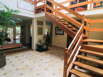 VENDO CASA PARA FAMILIA GRANDE