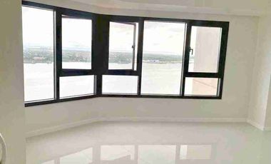 Condo for sale in Mandaue City, Mandani Bay, 1-br high floor