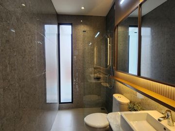 Rumah Mewah Cantik Elegan Strategis Area Bintaro Tangerang Selatan