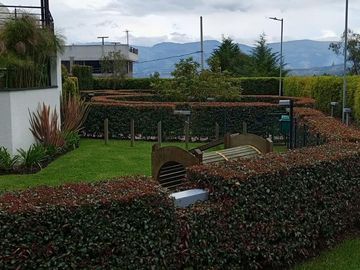 VENTA CASA SECTOR SAN JUAN DE LUJO, CON MUEBLES.