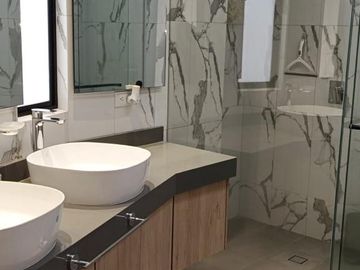 VENTA CASA SECTOR SAN JUAN DE LUJO, CON MUEBLES.