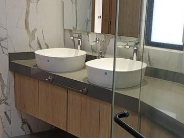 VENTA CASA SECTOR SAN JUAN DE LUJO, CON MUEBLES.