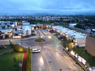 Casa en venta con 4 habitaciones