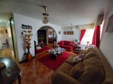 LINDA CASA EN BARRIO RESIDENCIAL MAIPU