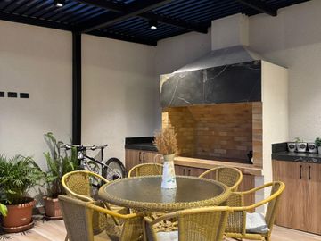 Hermosa Casa de Venta I 4 Dormitorios I TUMBACO sector Hilacril I De Oportunidad!
