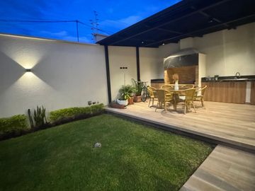 Hermosa Casa de Venta I 4 Dormitorios I TUMBACO sector Hilacril I De Oportunidad!