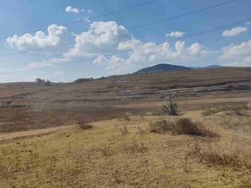 Vendo Terreno de 240 HECTÁREAS con Torres de Alta Tensión y Vías de Ferrocarril.