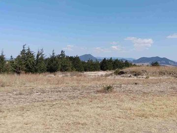Vendo Terreno de 240 HECTÁREAS con Torres de Alta Tensión y Vías de Ferrocarril.