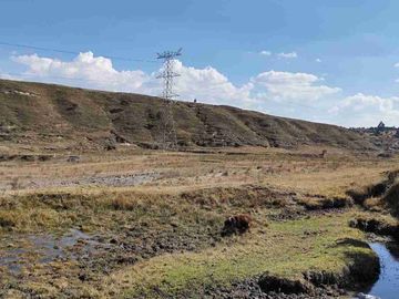 Vendo Terreno de 240 HECTÁREAS con Torres de Alta Tensión y Vías de Ferrocarril.