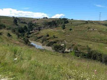 Vendo Terreno de 240 HECTÁREAS con Torres de Alta Tensión y Vías de Ferrocarril.