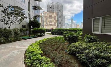 CLEAN TITLE PERPETUAL OWNERSHIP Top HIGH END Condo Modern Minimialist Condo near MAKATI BGC ROCKWELL AIRPORT  Hotel Mall Resturants and Airport Hospital School Office