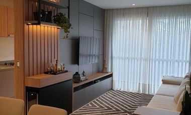 CLEAN TITLE PERPETUAL OWNERSHIP Top HIGH END Condo Modern Minimialist Condo near MAKATI BGC ROCKWELL AIRPORT  Hotel Mall Resturants and Airport Hospital School Office