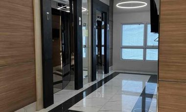 CLEAN TITLE PERPETUAL OWNERSHIP Top HIGH END Condo Modern Minimialist Condo near MAKATI BGC ROCKWELL AIRPORT  Hotel Mall Resturants and Airport Hospital School Office