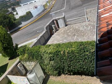 CUMBAYA VENTA CASA DENTRO DE URBANIZACION DE PRIMERA