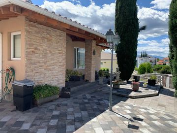 CUMBAYA VENTA CASA DENTRO DE URBANIZACION DE PRIMERA
