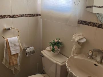 CUMBAYA VENTA CASA DENTRO DE URBANIZACION DE PRIMERA