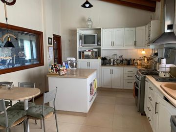 CUMBAYA VENTA CASA DENTRO DE URBANIZACION DE PRIMERA