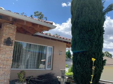 CUMBAYA VENTA CASA DENTRO DE URBANIZACION DE PRIMERA