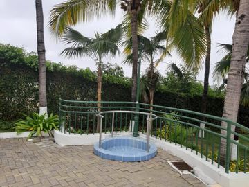 CONDOMINIO CARABELAS DE COLON VENDO DPTO FRENTE AL MAR