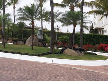 CONDOMINIO CARABELAS DE COLON VENDO DPTO FRENTE AL MAR