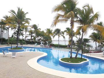 CONDOMINIO CARABELAS DE COLON VENDO DPTO FRENTE AL MAR
