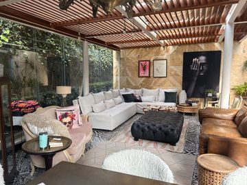Hermosa Casa en Condominio de 4 Casas