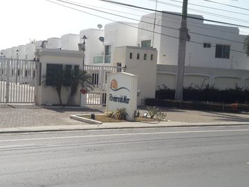 VILLAMIL PLAYAS VENDO HERMOSA CASA EN URBANIZACION LA RIVIERA DEL MAR