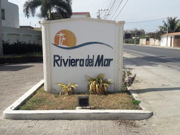VILLAMIL PLAYAS VENDO HERMOSA CASA EN URBANIZACION LA RIVIERA DEL MAR
