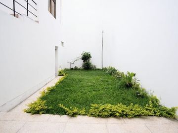 Casa en Venta (Recién Remodelada) en La Exclusiva Urbanización La Alborada - Surco