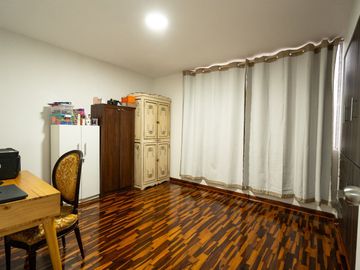 Casa en Venta (Recién Remodelada) en La Exclusiva Urbanización La Alborada - Surco